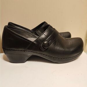 Dansko "Solstice" Black Leather Side Button Closed Back Clogs Sz.8/38 Ret.$145